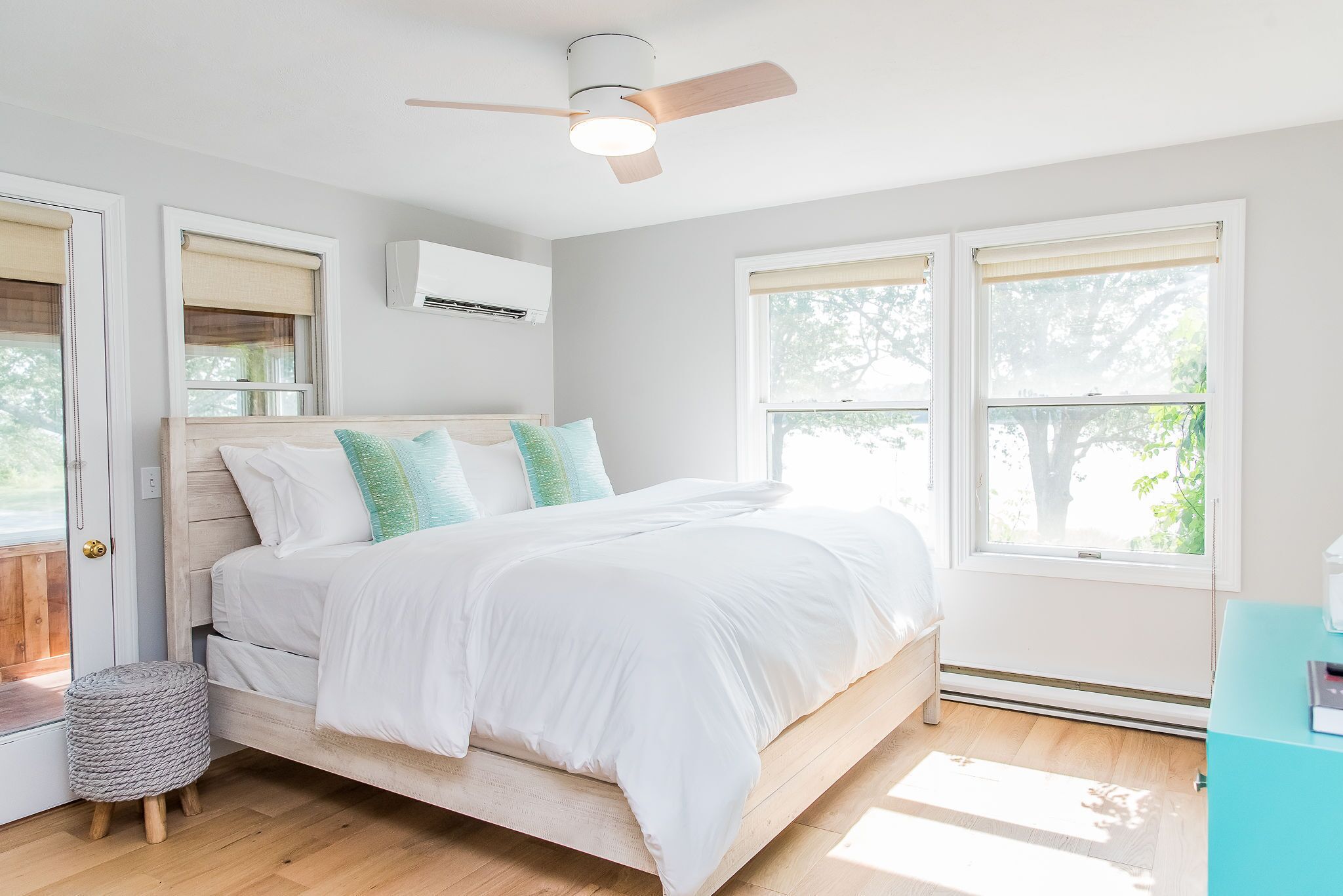 Great Natural light and views of the ocean.