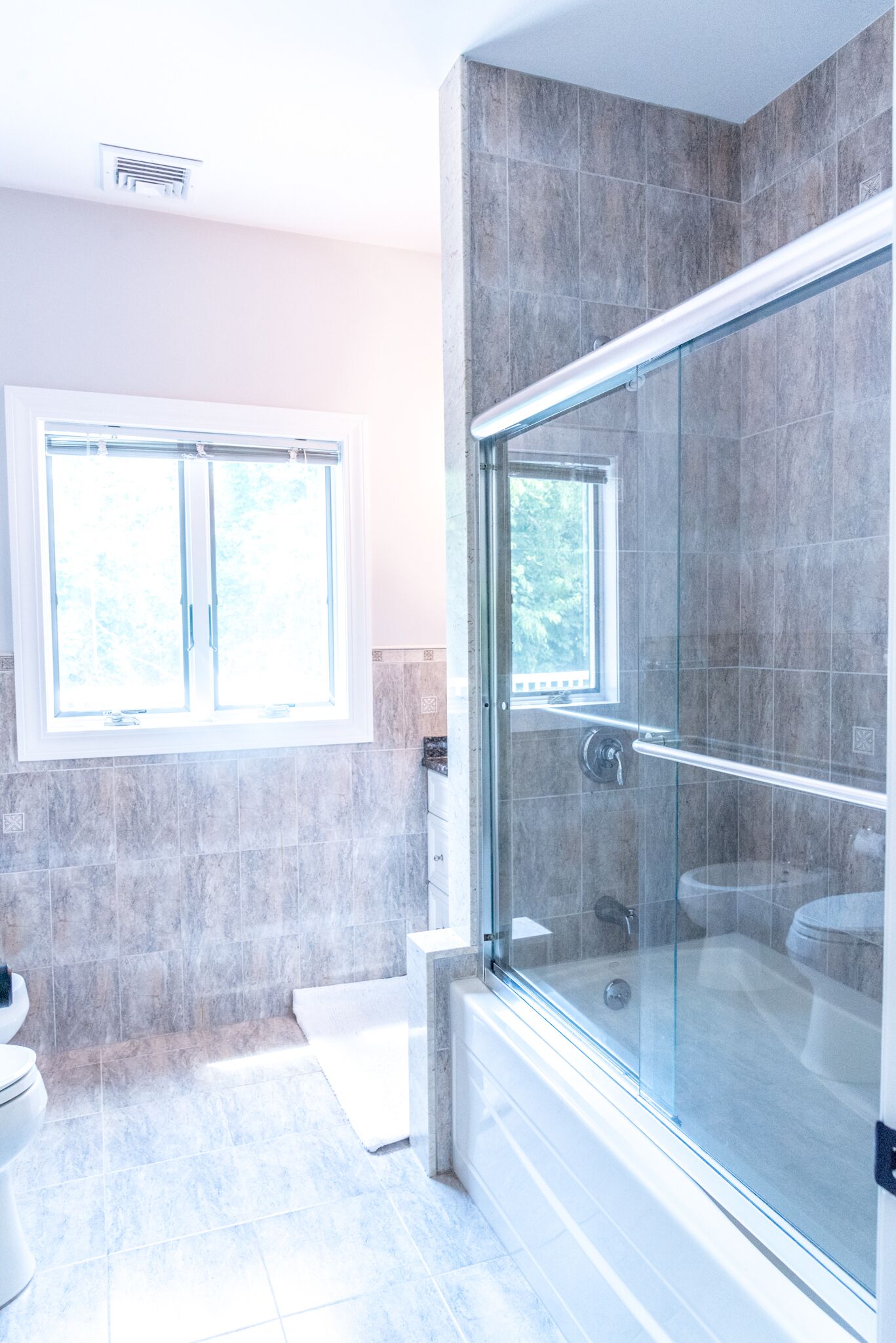 Upstairs Bathroom Shower, Toilet and  Bidet